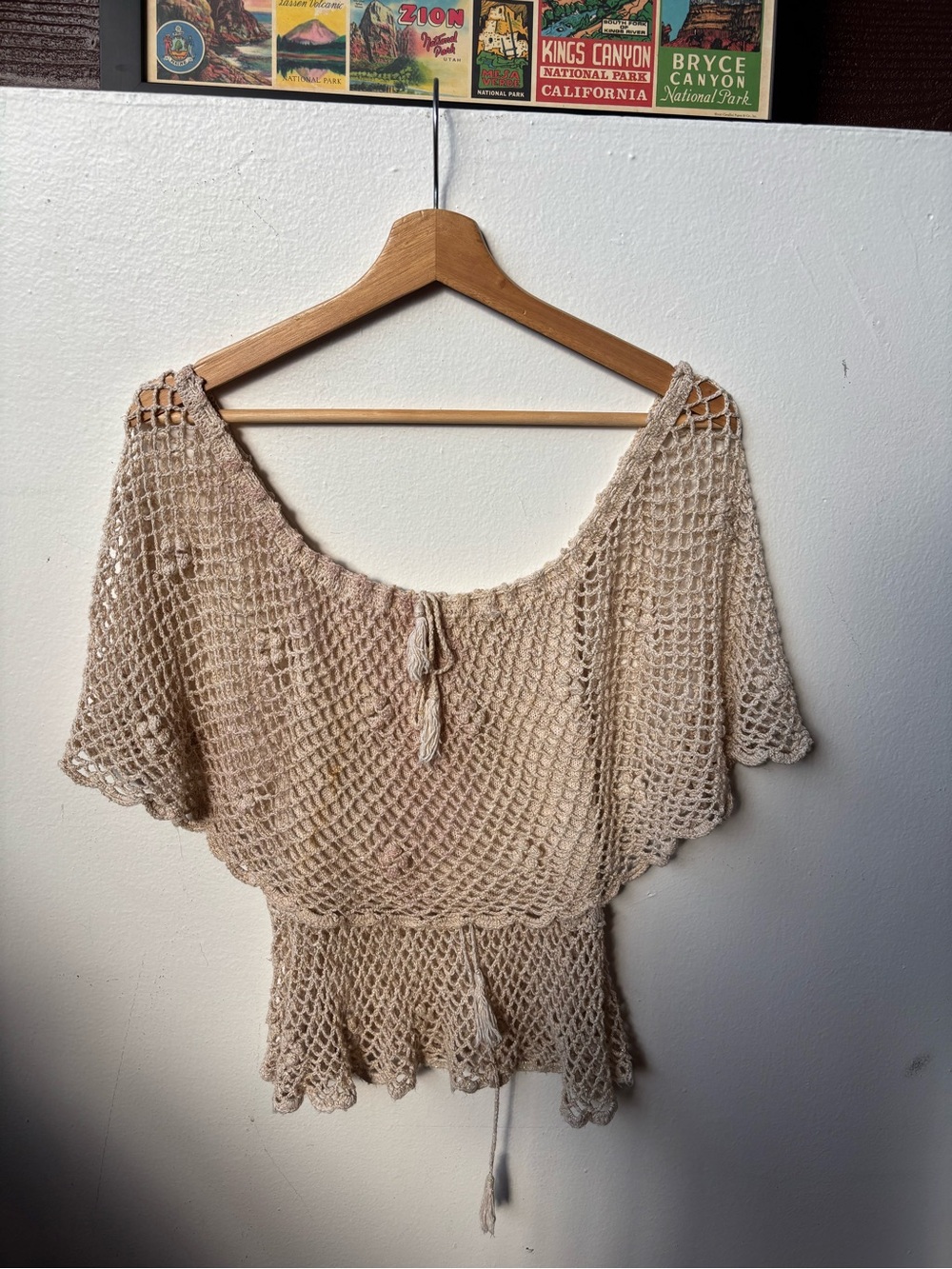 70s Vintage Boho Crochet Tie-Front Women's Top — Beige